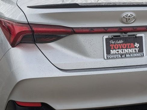 Used 2019 Toyota Avalon XSE image 8