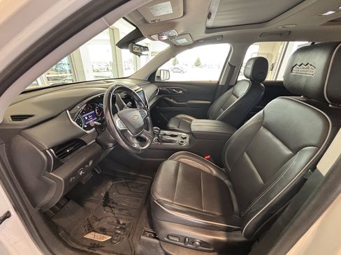 Used 2021 Chevrolet Traverse High Country w/ LPO, 'HIT The Road' Package AWD/4WD image 2