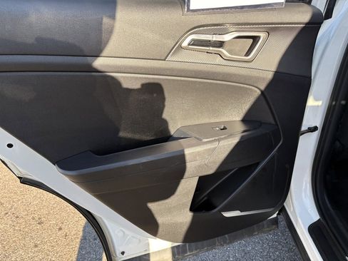 Used 2023 Kia Sportage LX image 18