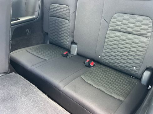 Used 2025 Nissan Pathfinder S image 17