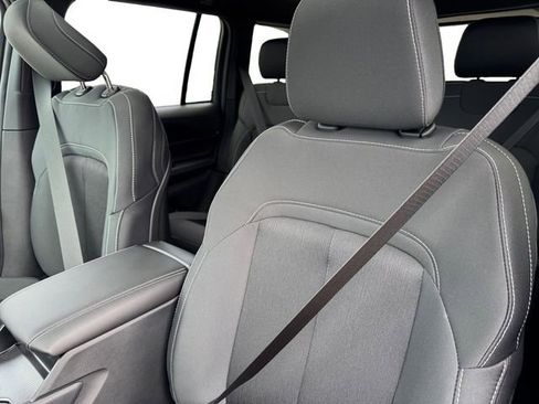 New 2025 Jeep Grand Cherokee Laredo X w/ Luxury Tech Group I image 17