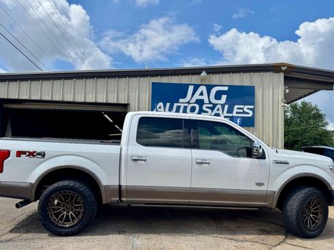 Used 2018 Ford F150 King Ranch w/ Equipment Group 601A Luxury AWD/4WD image 9
