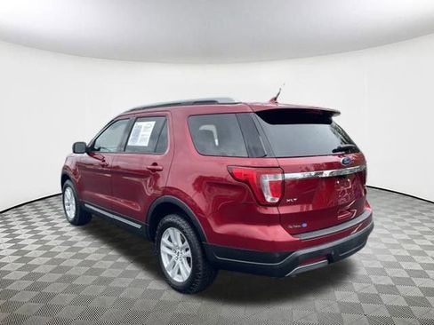 Used 2019 Ford Explorer XLT w/ Equipment Group 202A image 5