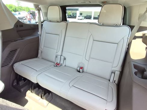 Used 2021 GMC Yukon Denali w/ Denali Premium Package AWD/4WD image 7
