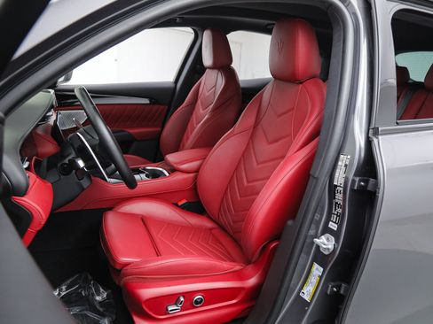 Certified 2023 Maserati Grecale Modena AWD/4WD image 17