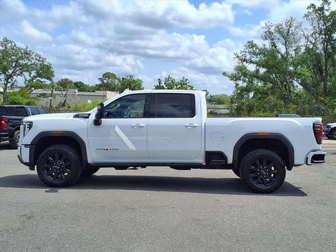 Used 2024 GMC Sierra 3500 AT4 AWD/4WD image 4