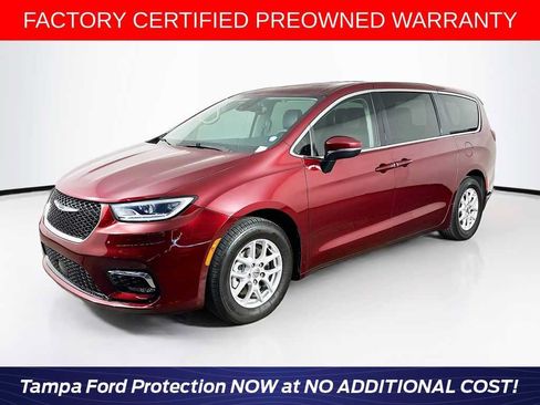 Used 2023 Chrysler Pacifica Touring-L FWD image 1
