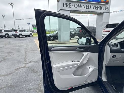 Used 2024 Volkswagen Tiguan SE FWD image 10