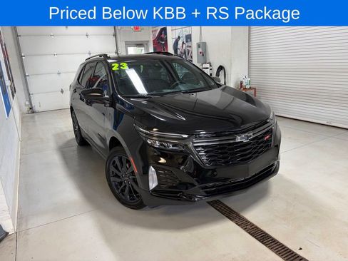 Used 2023 Chevrolet Equinox RS FWD image 2