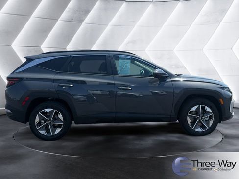Used 2025 Hyundai Tucson SEL FWD image 6