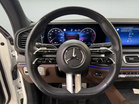 Used 2024 Mercedes-Benz GLS 450 4MATIC image 16