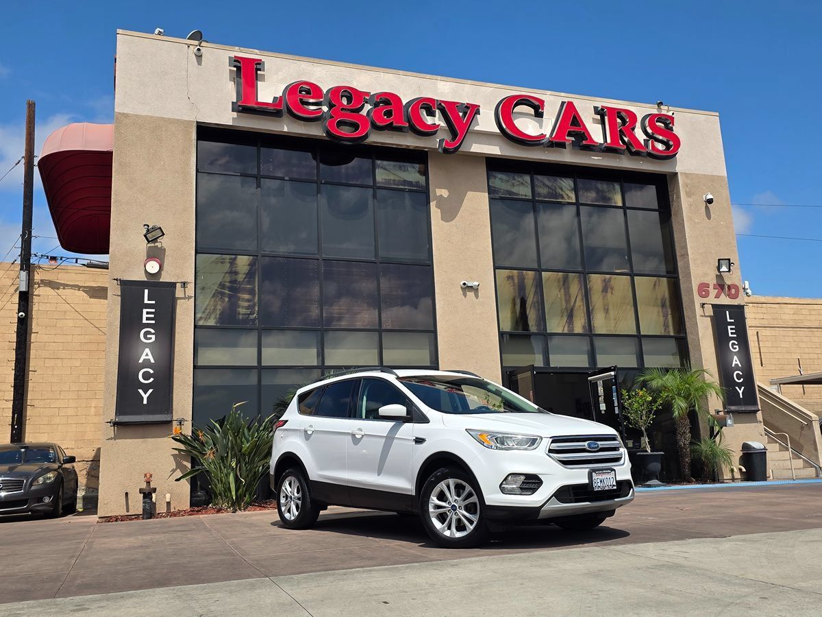 Used 2018 Ford Escape SEL FWD image 2