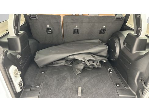 Used 2023 Jeep Wrangler Unlimited Sahara w/ Cold Weather Group AWD/4WD image 24