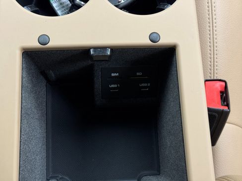 Used 2021 Porsche Macan image 31