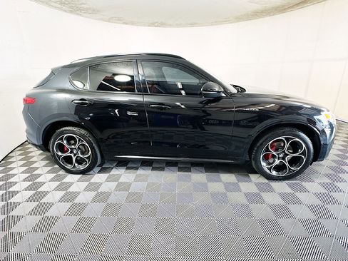 Used 2022 Alfa Romeo Stelvio Veloce AWD/4WD image 2