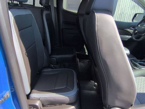 Used 2018 Chevrolet Colorado Z71 w/ LPO, Premium Interior Package image 27