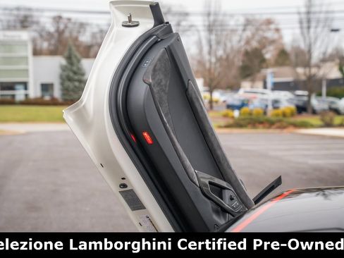 Used 2015 Lamborghini Aventador LP 700-4 image 16