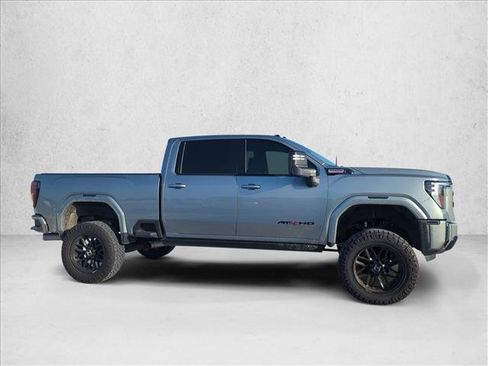 Used 2024 GMC Sierra 2500 AT4 w/ AT4 Premium Plus Package AWD/4WD image 5