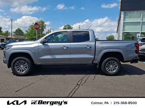 Used 2023 Chevrolet Colorado LT RWD image 9