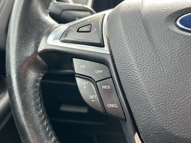 Used 2017 Ford Edge SEL AWD/4WD image 38