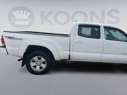 Used 2015 Toyota Tacoma 4x4 Double Cab w/ TRD Sport Package image 12