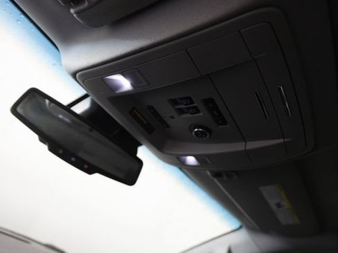 Used 2019 GMC Yukon XL SLT w/ Open Road Package image 10