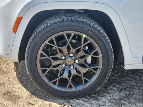 New 2026 Jeep Grand Cherokee L Summit w/ Obsidian Package AWD/4WD image 7