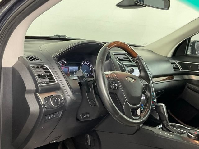 Used 2017 Ford Explorer Platinum AWD/4WD image 15