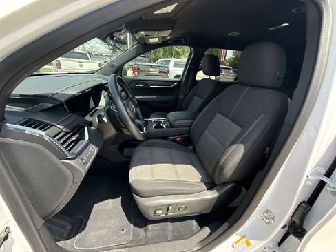 Certified 2025 GMC Acadia Elevation AWD/4WD image 20