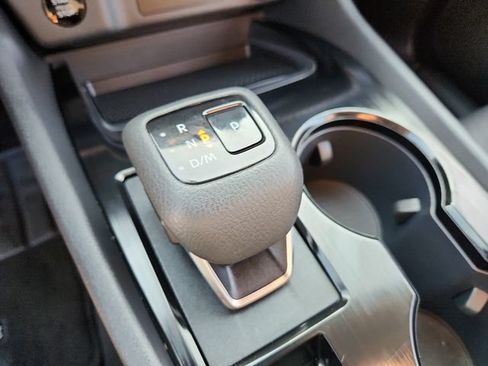 Used 2025 Nissan Rogue SV AWD/4WD image 17