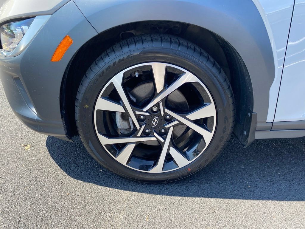 Certified 2023 Hyundai Kona Limited AWD/4WD image 9