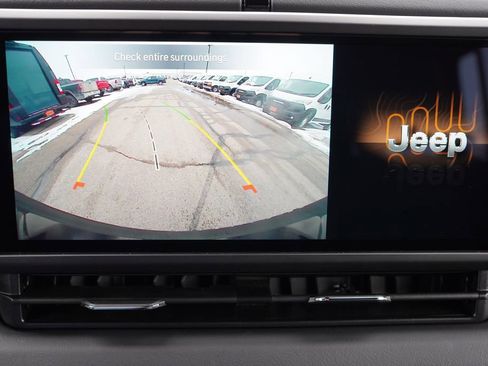 Certified 2025 Jeep Wrangler Unlimited Sahara w/ Safety Group image 33