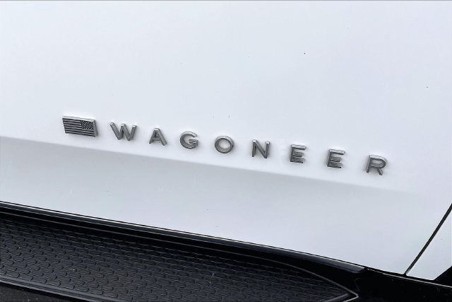Certified 2024 Jeep Wagoneer Series III AWD/4WD image 7