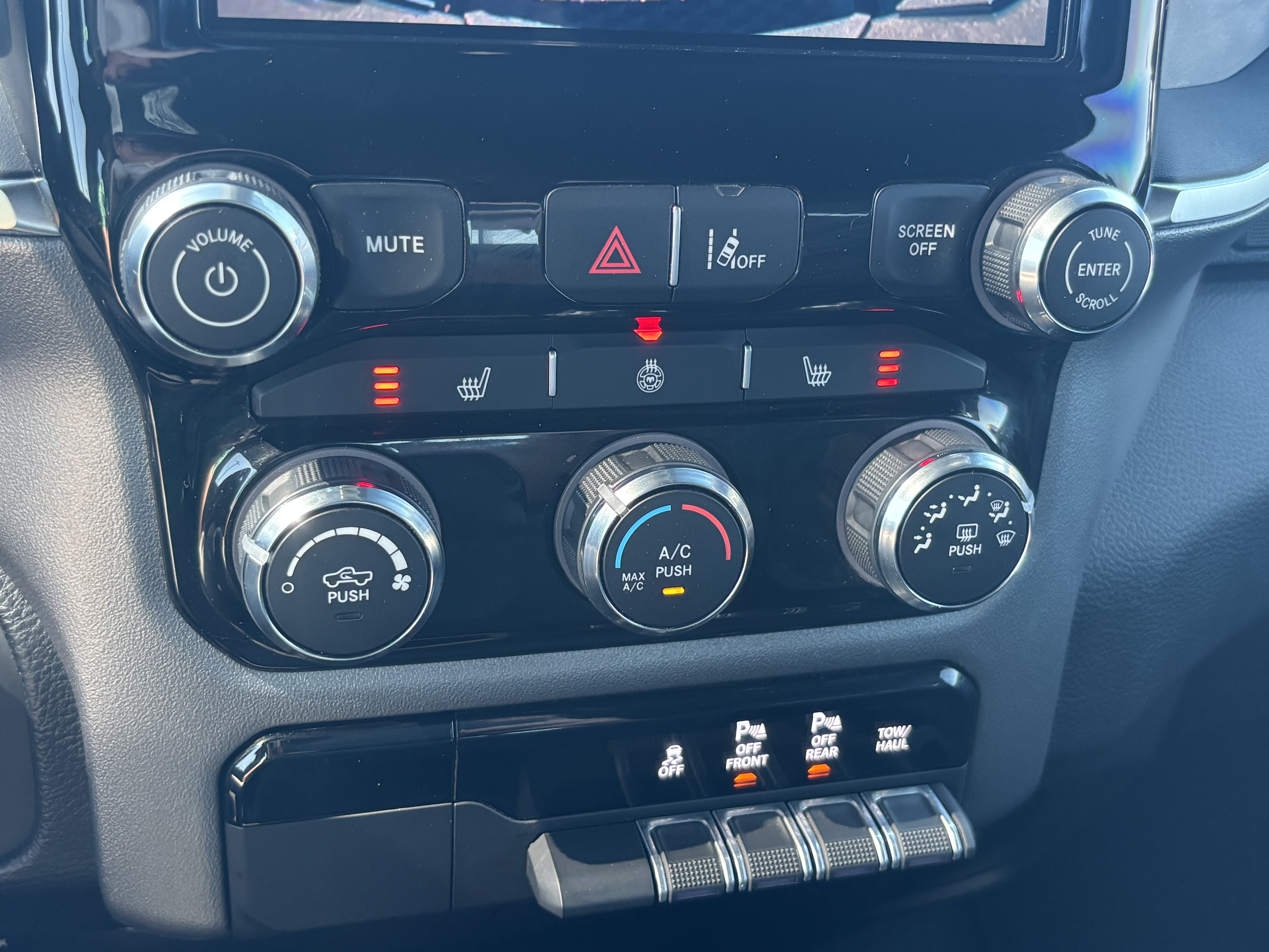 Used 2025 RAM 1500 Big Horn AWD/4WD image 18