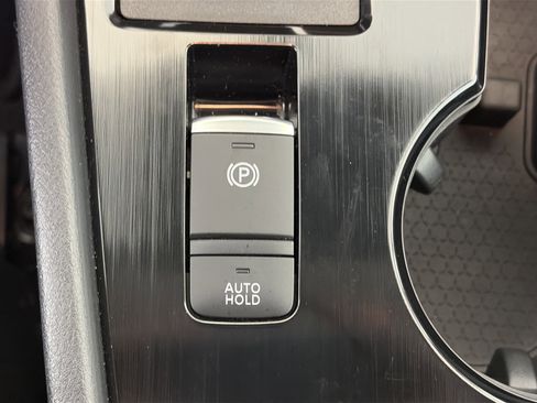 Used 2025 Nissan Rogue SV image 24