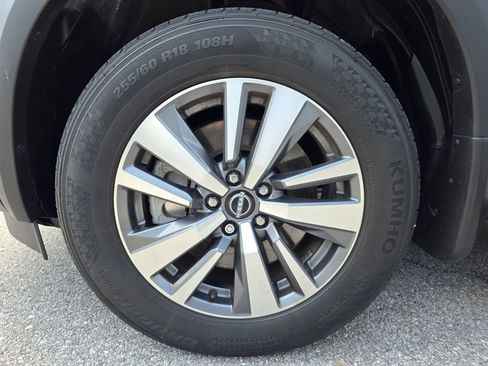 Used 2024 Nissan Pathfinder SL FWD image 27