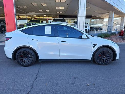 Used 2022 Tesla Model Y Performance image 4