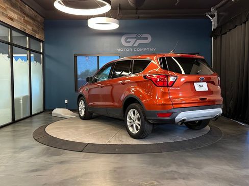 Used 2019 Ford Escape SE FWD image 5