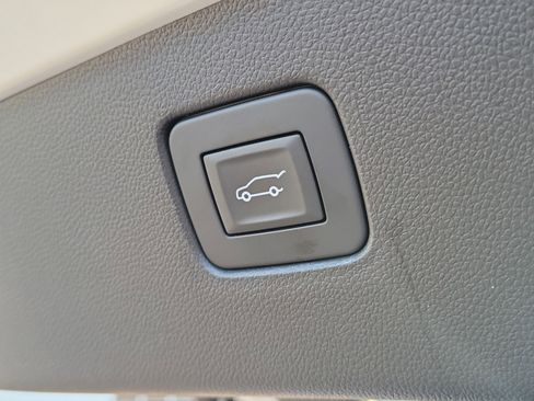 Certified 2025 Buick Envista Avenir image 9