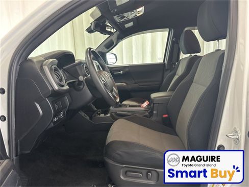 Used 2021 Toyota Tacoma TRD Off-Road image 3