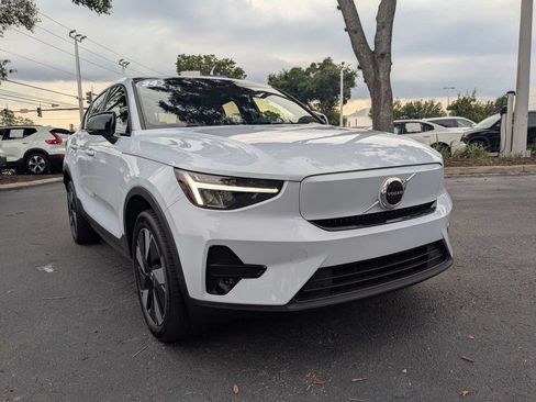 Used 2024 Volvo C40 Recharge Core AWD/4WD image 8