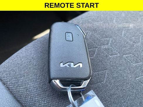 Used 2025 Kia Seltos S FWD image 14