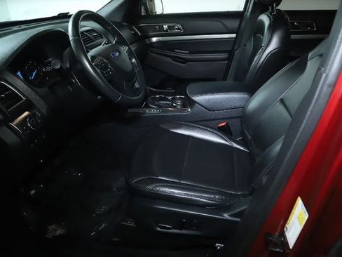 Used 2019 Ford Explorer XLT w/ Equipment Group 202A AWD/4WD image 20