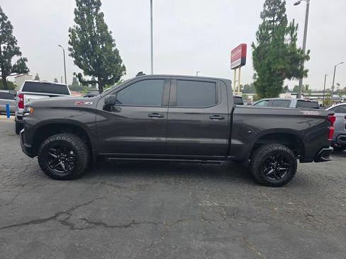 Used 2021 Chevrolet Silverado 1500 LT Trail Boss w/ Convenience Package II AWD/4WD image 4