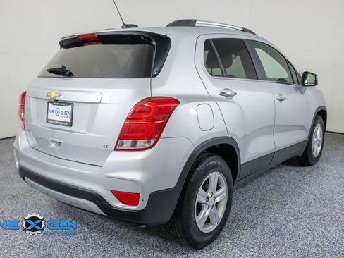 Used 2019 Chevrolet Trax LT w/ LT Convenience Package FWD image 7