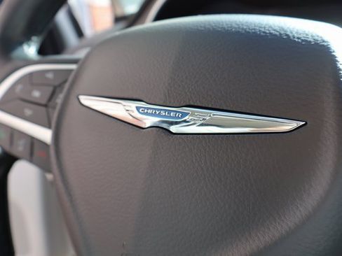 Used 2017 Chrysler 200 Limited Platinum w/ Comfort & Convenience Group image 25