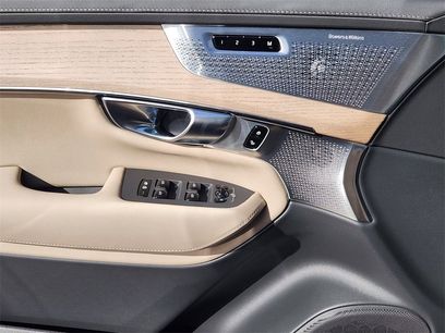 New 2026 Volvo XC90 B6 Ultra w/ Lounge Package