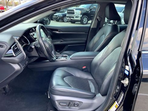 Used 2020 Toyota Camry XSE image 8
