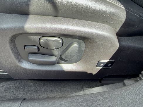 Used 2014 Ford Taurus Limited w/ Equipment Group 301A FWD image 35