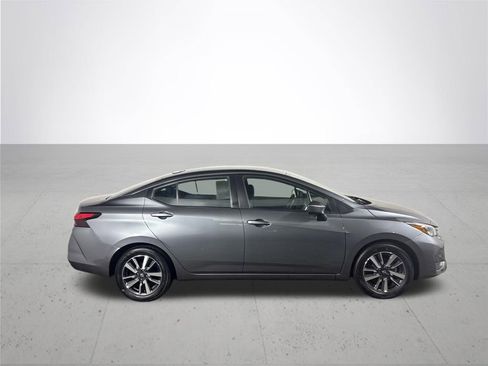Used 2025 Nissan Versa SV image 5
